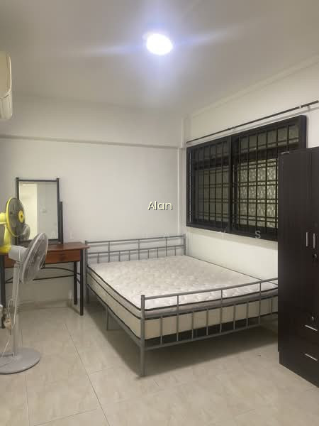 668 WOODLANDS RING ROAD photo 2