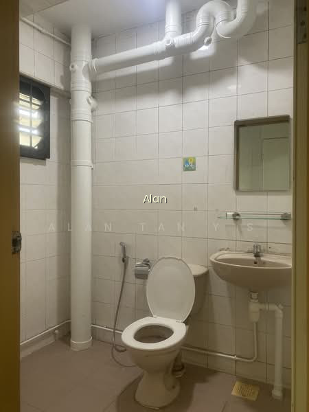 668 WOODLANDS RING ROAD photo 5