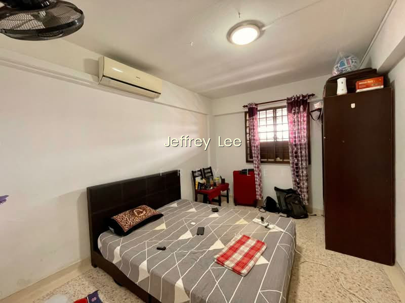 182 ANG MO KIO AVENUE 5 photo 4