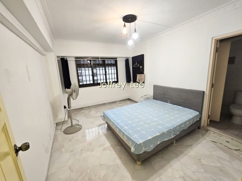 324 SEMBAWANG CLOSE photo 3