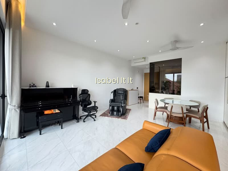 PEAK RESIDENCE photo 2