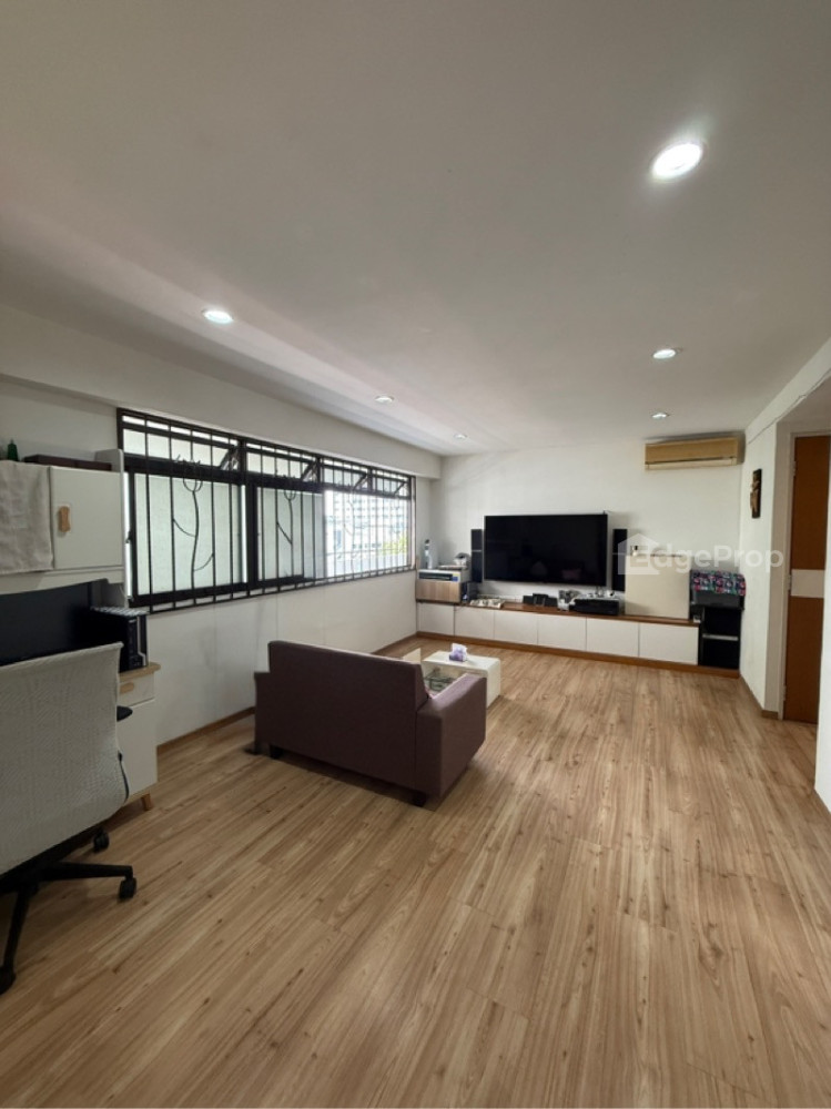 30 CASSIA CRESCENT image 1 of 10