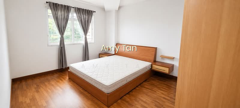 296 PUNGGOL CENTRAL photo 2