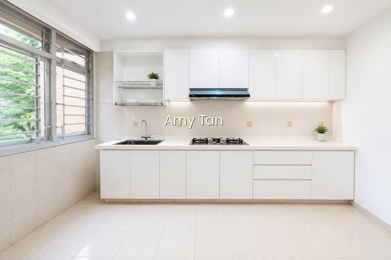 296 PUNGGOL CENTRAL photo 3