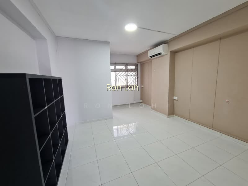 489B TAMPINES STREET 45 photo 4