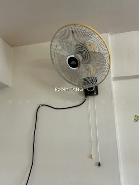 8 HOLLAND AVENUE photo 2