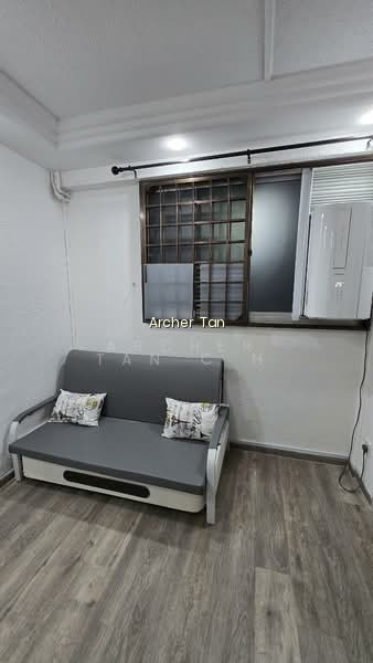 880 TAMPINES AVENUE 8 photo 2