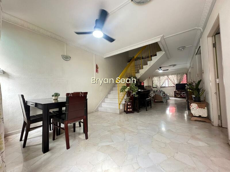 10 Toh Yi Drive image 1 of 9