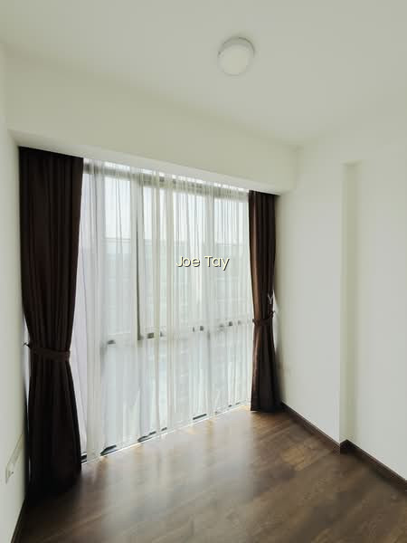 THE LUXURIE 6