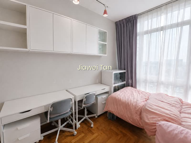 HILLVIEW REGENCY photo 2