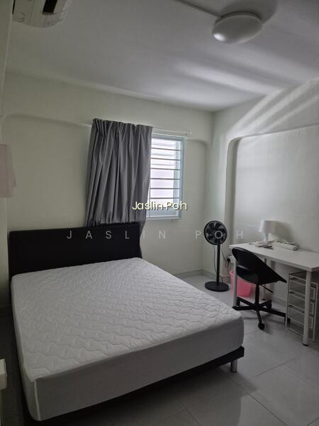 244 JURONG EAST STREET 24 image 1 of 8