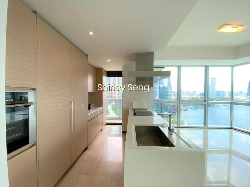 MARINA BAY RESIDENCES photo 3