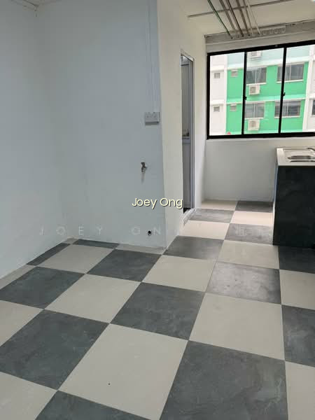 823 JURONG WEST STREET 81 photo 4