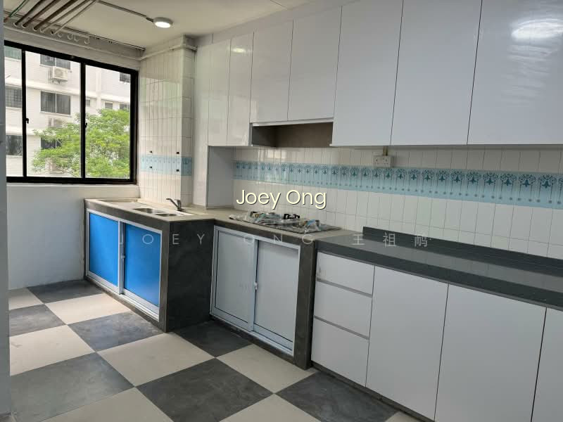 823 JURONG WEST STREET 81 photo 6