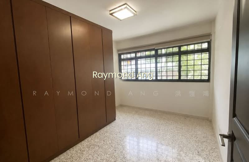 110 ALJUNIED CRESCENT photo 4