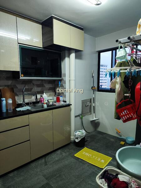 100 WHAMPOA DRIVE photo 2