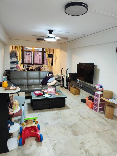 100 WHAMPOA DRIVE photo 3