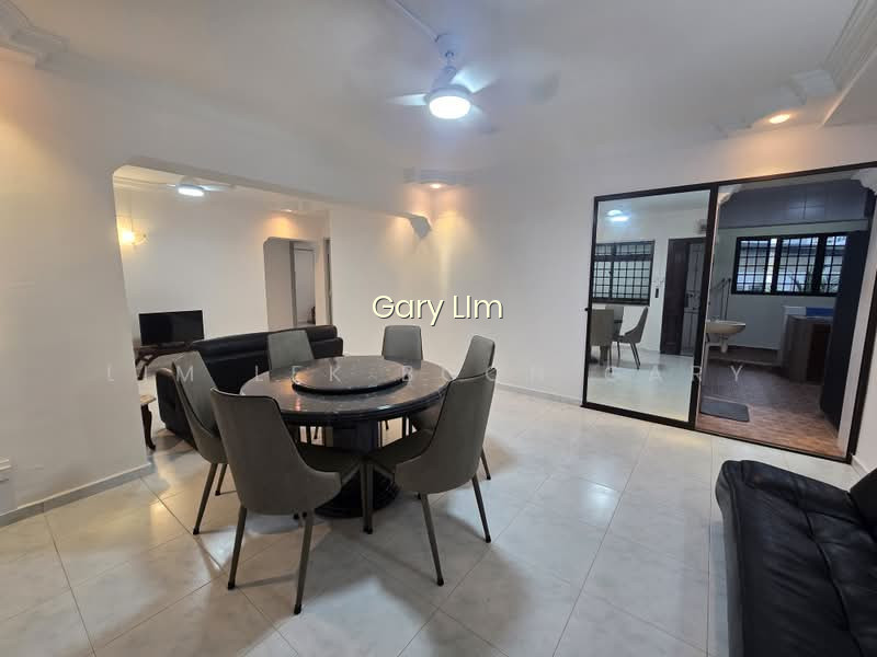 312 SEMBAWANG DRIVE image 1 of 10