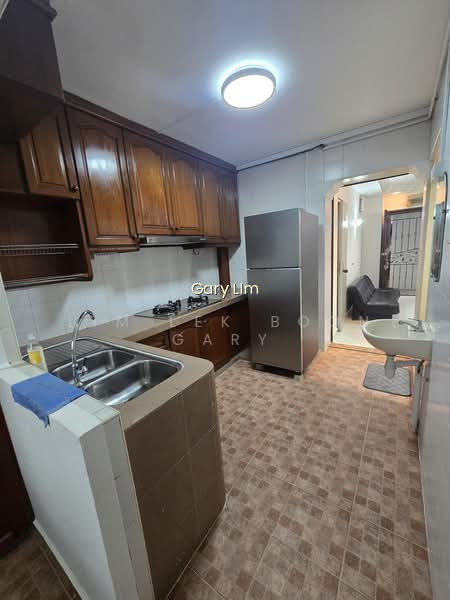 312 SEMBAWANG DRIVE photo 2