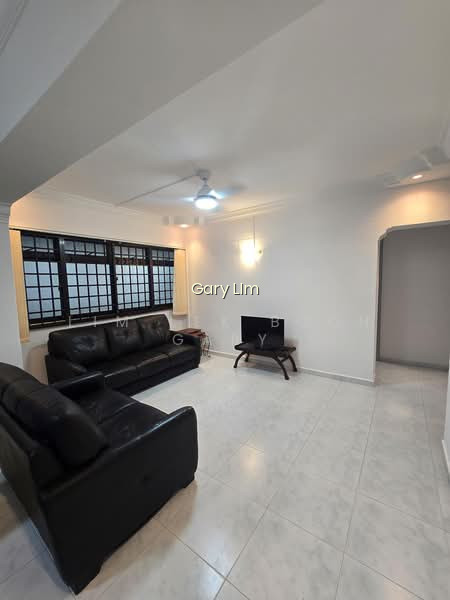 312 SEMBAWANG DRIVE photo 4