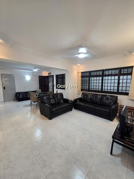 312 SEMBAWANG DRIVE photo 5