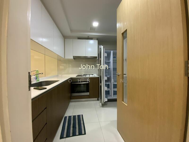 THE LAKEFRONT RESIDENCES photo 3