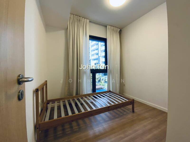 THE LAKEFRONT RESIDENCES photo 4