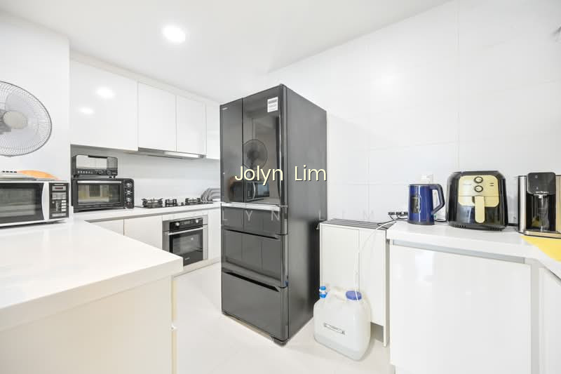 SKYPARK RESIDENCES photo 4