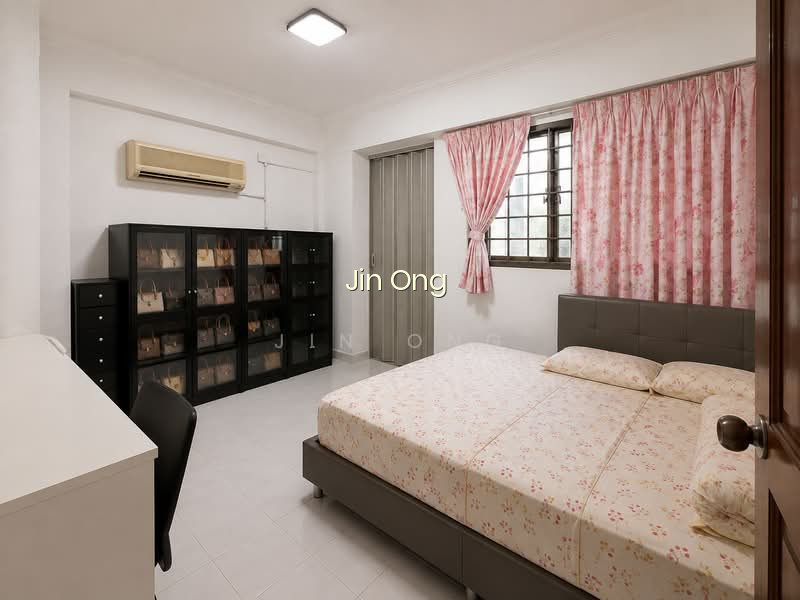 123 MARSILING RISE photo 4