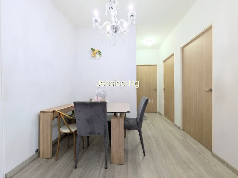 785B WOODLANDS RISE image 1 of 5