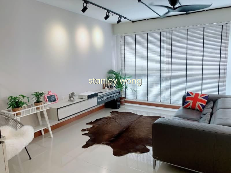 335A ANCHORVALE CRESCENT image 1 of 10