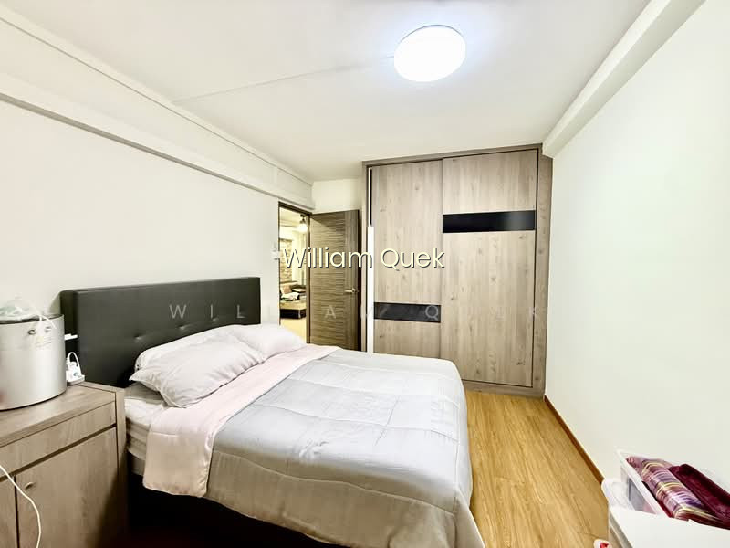 661 HOUGANG AVENUE 4 image 1 of 10