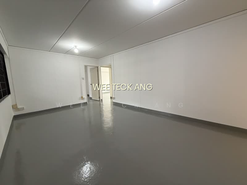 481 SEMBAWANG DRIVE image 1 of 9