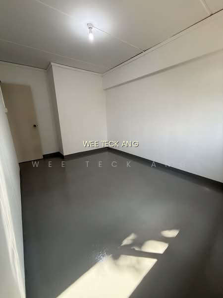 481 SEMBAWANG DRIVE photo 2
