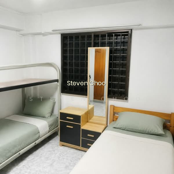 45 SIMS DRIVE photo 3