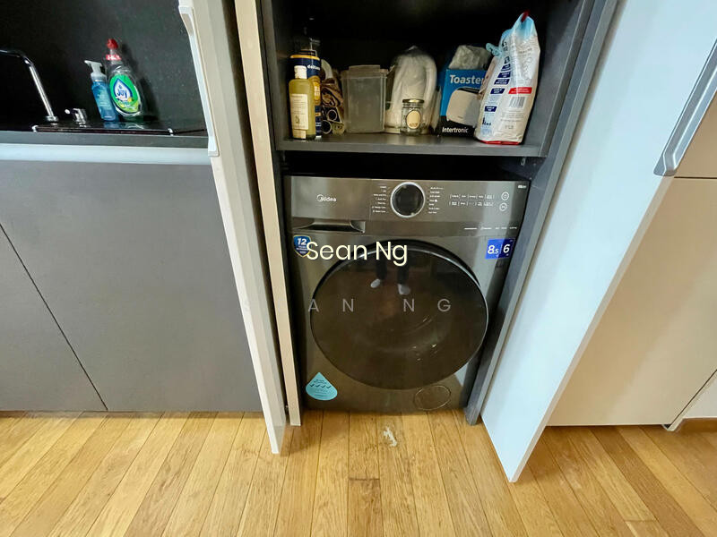 26 NEWTON photo 4