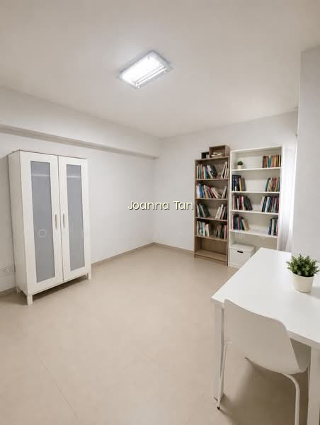 325 SEMBAWANG CRESCENT photo 2