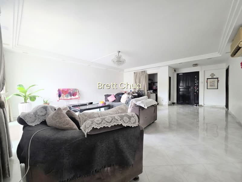 204A COMPASSVALE DRIVE image 1 of 10