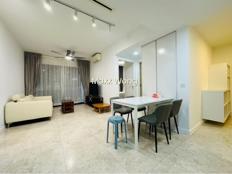 THE LAKEFRONT RESIDENCES photo 3