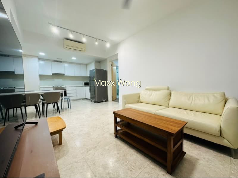 THE LAKEFRONT RESIDENCES photo 4