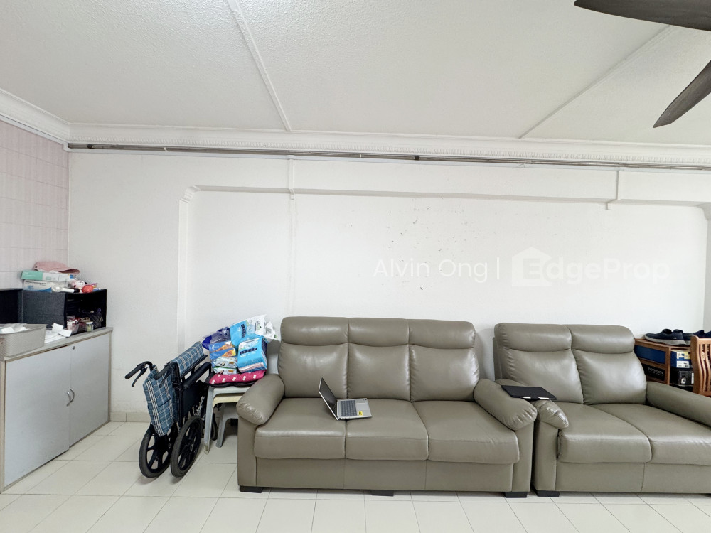 671 HOUGANG AVENUE 8 photo 2