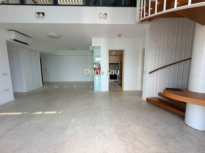 THE LAKEFRONT RESIDENCES photo 3