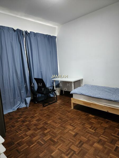 HOLLAND COURT photo 5
