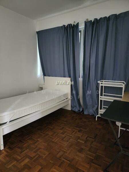HOLLAND COURT photo 6