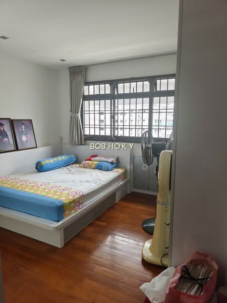 664 WOODLANDS RING ROAD photo 5