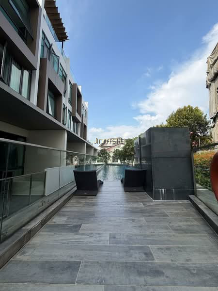 THE MORRIS RESIDENCES