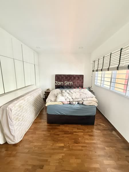 405 JURONG WEST STREET 42 photo 2