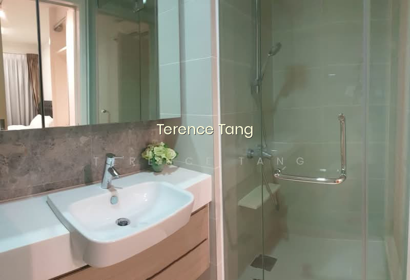 THE LAKEFRONT RESIDENCES photo 6