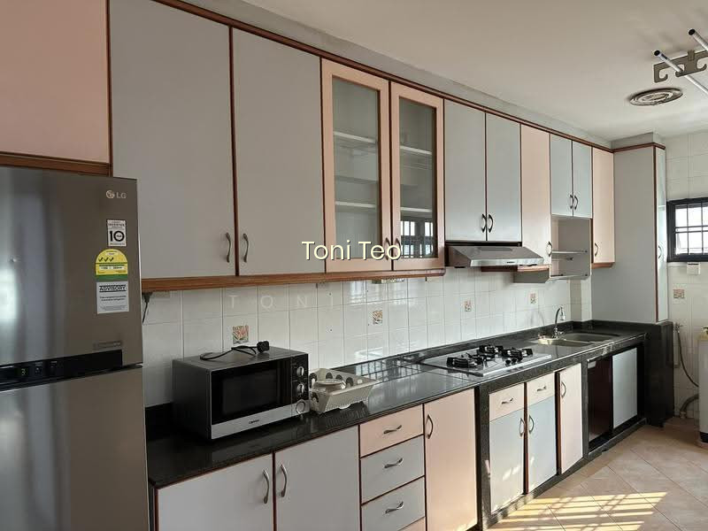 323C SENGKANG EAST WAY photo 2