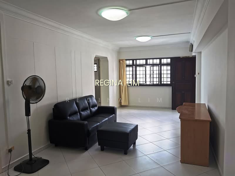 328 SEMBAWANG CRESCENT photo 2